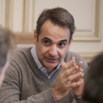 Έβρος: Ποιοι ευρωπαίοι αξιωματούχοι θα πετάξουν σήμερα με ελικόπτερο πάνω από τα σύνορα μαζί με τον Κυριάκο Μητσοτάκη