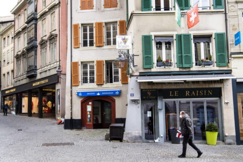 Ελβετία-Koroνοϊός: Η χώρα ανέφερε σήμερα 6.100 περιστατικά μόλυνσης