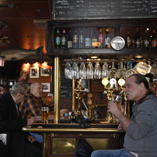 Η Σουηδία ακολουθεί μια δική της στρατηγική απέναντι στον κορονοϊό