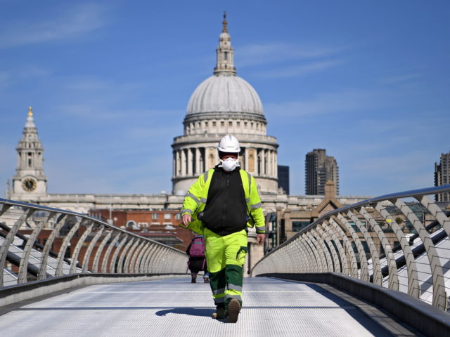 Τα νοσοκομεία του Λονδίνου αντιμέτωπα με ένα «συνεχές τσουνάμι» σοβαρά ασθενών του κορονοϊού
