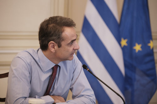 Μητσοτάκης: «Υπουργοί, υφυπουργοί και βουλευτές της ΝΔ να καταθέσουν τον μισό τους μισθό στη μάχη κατα του κορονοϊού»