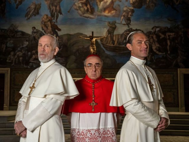 The New Pope: Επίγεια λαγνεία εναντίον μυστηριακής, υπερβατικής έκστασης, σημειώσατε ένα