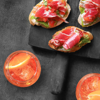 Αφού πια μένουμε σπίτι και έχουμε περισσότερο χρόνο, μήπως να εξερευνήσουμε την κουζίνα μας;