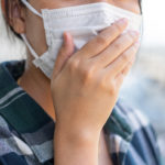 Βρετανία-Κορωνοϊός: Όσοι έχουν μολυνθεί με την παραλλαγή που εμφανίστηκε πρώτα στην Αγγλία βήχουν περισσότερο