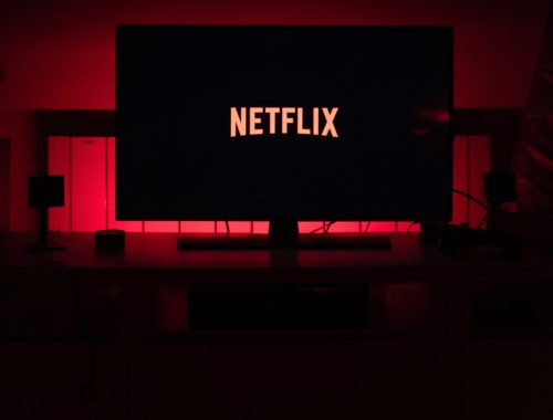 ΕΕ: Ζητά από το Netflix και το Youtube να «ρίξουν» την ανάλυση