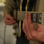 Η πλατφόρμα Homemade Concerts καλεί μουσικούς να δημιουργήσουν ένα μουσικό βίντεο με ό,τι μέσα διαθέτουν από το σπίτι τους