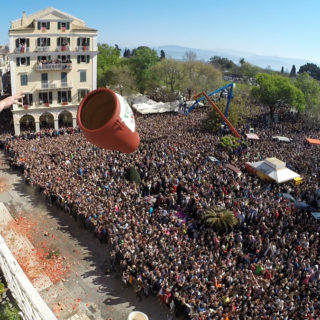 Ο Συνωστισμός που μας Έλειψε
