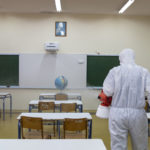 Ο κορωνοϊός και η επαναλειτουργία των σχολείων, ένα ευαίσθητο ζήτημα για όλες τις χώρες