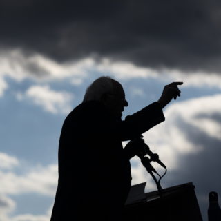 Ο Μπέρνι Σάντερς Δεν Έπαιξε Μόνο για τη Φανέλα