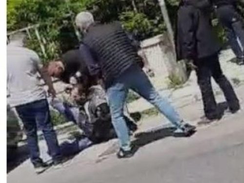 Βίντεο-ντοκουμέντο με ξυλοδαρμό δικυκλιστή από αστυνομικούς στο κέντρο της Αθήνας [ΒΙΝΤΕΟ]