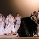 Δείτε τις ροκ «Βάκχες» του Άρη Μπινιάρη, στη Στέγη Ιδρύματος Ωνάση