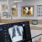 Κορωνοϊός: Μειώνεται ο ημερήσιος αριθμός των νεκρών σε πολλές χώρες