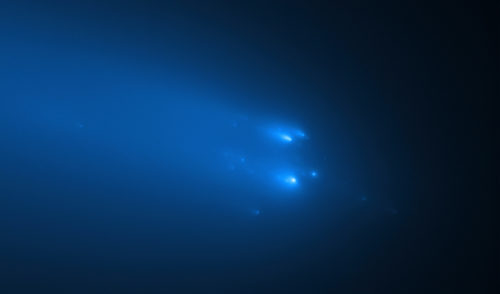 Άρχισε να διασπάται σε περισσότερα κομμάτια ο κομήτης «Άτλας» που πλησιάζει τη Γη αλλά αργοπεθαίνει