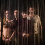 Δείτε την παράσταση «Τα Δάση στα Γόνατα», από την ομάδα bijoux de kant