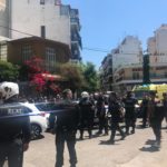 Κάμερα κατέγραψε τον ξυλοδαρμό νεαρών από αστυνομικούς στα Σεπόλια [ΒΙΝΤΕΟ]