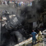 Πακιστάν: Τουλάχιστον ένας επιβάτης επέζησε από το αεροπορικό δυστύχημα