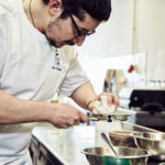 «Καφενείον ΣΙ ΤΙ ΣΙ»: Ένα σύγχρονο αστικό καφενείο, ο νέος προορισμός για γαστρονομικές και fine drinking εμπειρίες