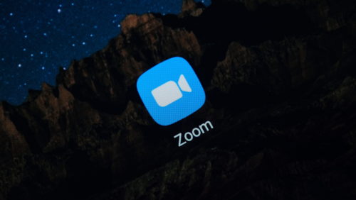 Το Zoom, που έγινε δημοφιλές εν μια νυκτί, προβλέπει εκρηκτική ανάπτυξη του και το ’21