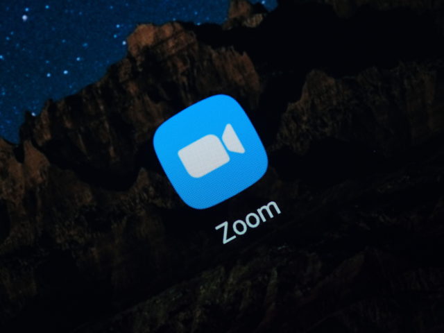 Το Zoom, που έγινε δημοφιλές εν μια νυκτί, προβλέπει εκρηκτική ανάπτυξη του και το ’21