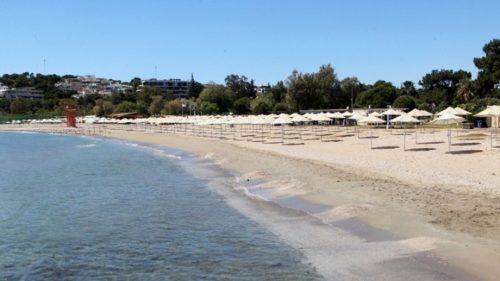 Έτοιμες οι παραλίες για το κοινό λένε οι Δήμαρχοι