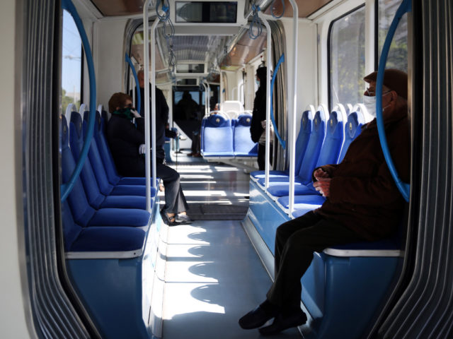 Στο Λιμάνι του Πειραιά φτάνει από σήμερα το Τραμ