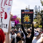 ΗΠΑ: Αστυνομικοί διώκονται για τον θάνατο Αφροαμερικανού από ασφυξία ένα χρόνο μετά