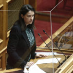 Η Υπουργός τιμωρεί τους μαθητές που κάνουν κατάληψη με απουσίες και τους κόβει από την τηλεκπαίδευση