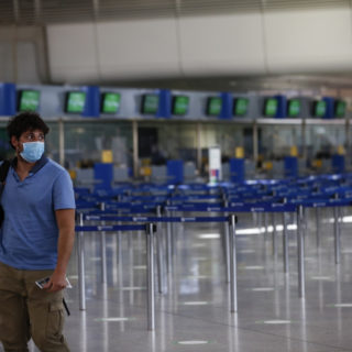 Η κυβέρνηση επιβεβαιώνει το Green Pass – Χωρίς καραντίνα οι τουρίστες στην Ελλάδα