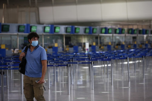 Ελλάδα-Κορωνοϊος: Απαγόρευση για απευθείας πτήσεις από το Ηνωμένο Βασίλειο και τη Σουηδία μέχρι τα μέσα Ιουλίου