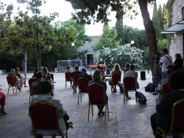 Δημήτρης Λιγνάδης: «Καταλαβαίνω για έναν καλλιτέχνη τι είναι να βλέπει μαύρο μπροστά του»