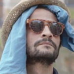 Το Enter του Δημήτρη Καραντζά: «Να σταματήσουμε να φαντασιωνόμαστε, πρέπει να ζήσουμε ξανά, να αντισταθούμε».