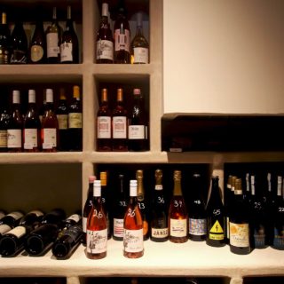 Materia Prima: Το κρασί βρήκε την πιο casual εκδοχή του στην Πλατεία Μεσολογγίου