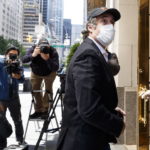 Μάικλ Κόεν: Ο πρώην δικηγόρος του Ντόναλντ Τραμπ οδηγήθηκε ξανά σε ομοσπονδιακή φυλακή