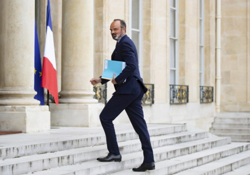 Γαλλία: Παραιτήθηκε η κυβέρνηση του Εντουάρ Φιλίπ