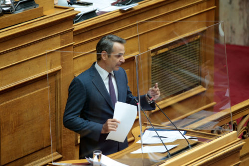 Κυρ. Μητσοτάκης-Βουλή: «Έπρεπε να ισορροπήσουμε σε δύο παράλληλες και συχνά αντίθετες ανάγκες: Την προστασία της δημόσιας υγείας και τη στήριξη της οικονομίας»