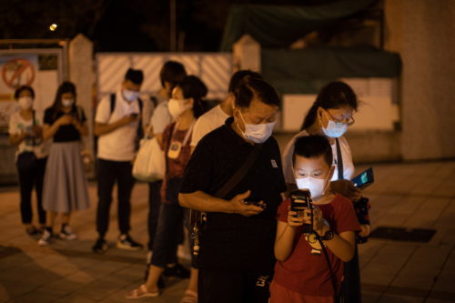 Κορωνοϊός: Το Χονγκ Κονγκ ενισχύει ξανά τα μέτρα κοινωνικής αποστασιοποίησης από την Τετάρτη