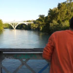 Δείτε το Enter του Ιωάννη Μανταφούνη: «Χορεύοντας στις έρημες γέφυρες της Γενεύης»