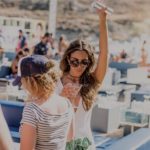 Πιθανόν να παρθούν περιοριστικά μέτρα για μπαρ, beach bar και εκκλησίες, σύμφωνα με τον λοιμωξιολόγο Χαράλαμπο Γώγο