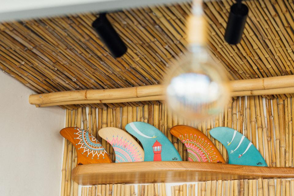 Nazaré Surf Bar Το φαντάστηκαν στα Κύθηρα, άνοιξε στον Πειραιά κι