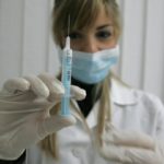 Covid-19: Η Βρετανία δεν θα ενταχθεί στο πρόγραμμα διανομής εμβολίων της ΕΕ