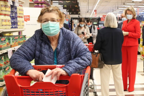 Βέλγιο: Υπεριώδης ακτινοβολία απολυμαίνει τα καροτσάκια του σουπερμάρκετ