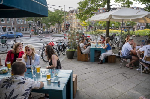 Κορωνοϊός: Το Άμστερνταμ καταργεί την υποχρεωτική χρήση μάσκας στους δημόσιους χώρους με συνωστισμό
