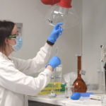 Εξετάζονται τροποποιήσεις στα εμβόλια AstraZeneca και Johnson & Johnson