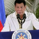 Ο πρόεδρος των Φιλιππίνων Ντουτέρτε δηλώνει εθελοντής για τις δοκιμές του ρωσικού εμβολίου