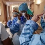 Κορωνοιός: Πότε είναι πιθανότερα τα περιστατικά υπερμετάδοσής του