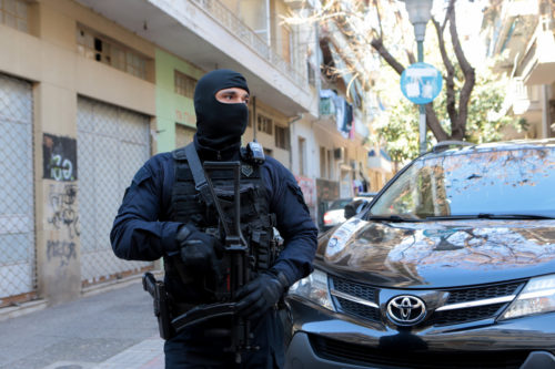 Τρεις συλλήψεις από την Αντιτρομοκρατική στο Κουκάκι