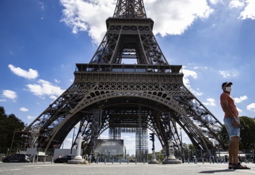 Γαλλία: Άνοιξε ο Πύργος του Άιφελ