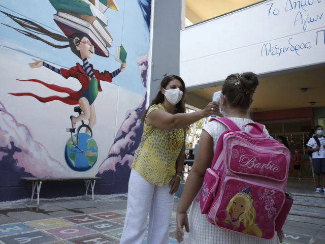 Έρευνα: Το κλείσιμο των σχολείων ελάχιστα αποτρέπει τις σοβαρές περιπτώσεις Covid-19