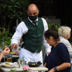 Βρετανία-Κορωνοϊός: Η κυβέρνηση εξετάζει την επιβολή αυστηρότερων περιορισμών