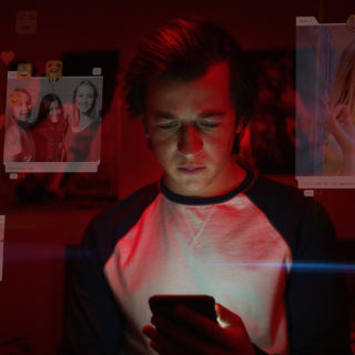 The Social Dilemma: Πείτε αλήθεια, αν γυρίζαμε στο 2008 θα ξαναμπαίνατε στο Facebook;